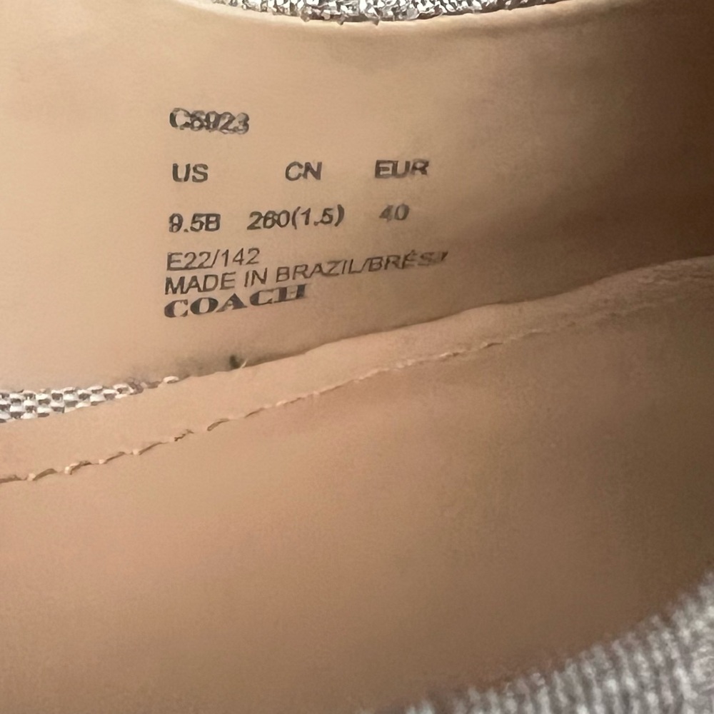 COACH Waverly Pointed Toe 3.25”Pump Designer Heels Womens Sz 9.5 Beige Monogram - Picture 3 of 14